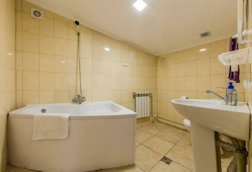 комфортный номер в уютном апарт отеле