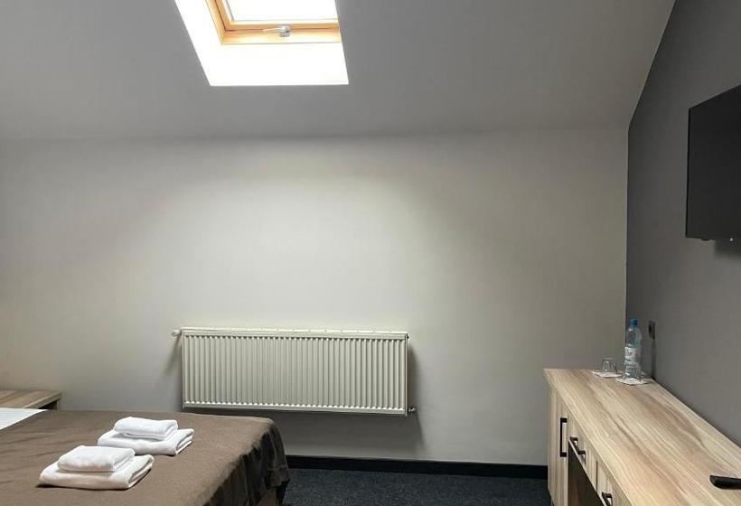 ホテル готельно рестораний комплекс Silver