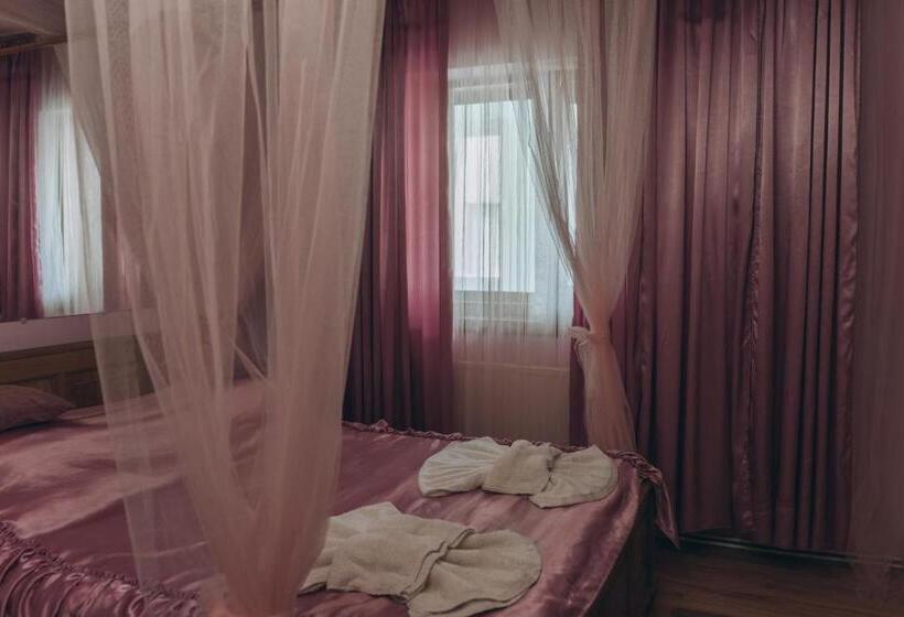 فندق турянська долина