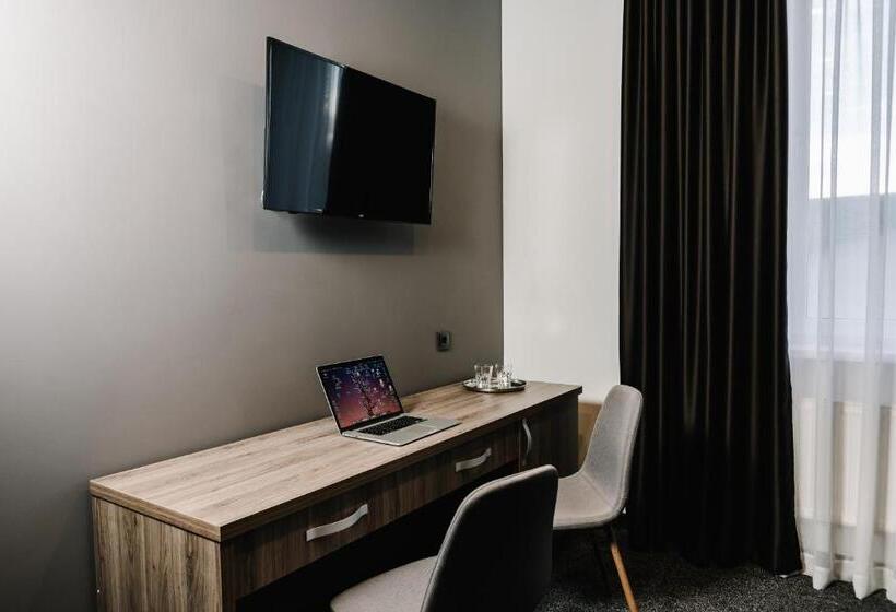 ホテル готельно рестораний комплекс Silver