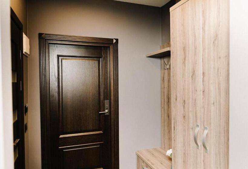 ホテル готельно рестораний комплекс Silver