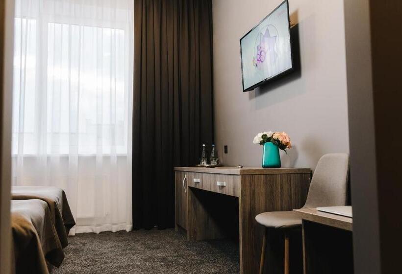 ホテル готельно рестораний комплекс Silver