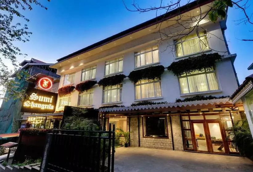 ホテル Sumitel Shangrila Deorali Gangtok