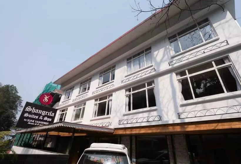 ホテル Sumitel Shangrila Deorali Gangtok