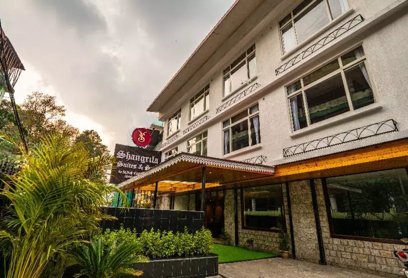 ホテル Sumitel Shangrila Deorali Gangtok