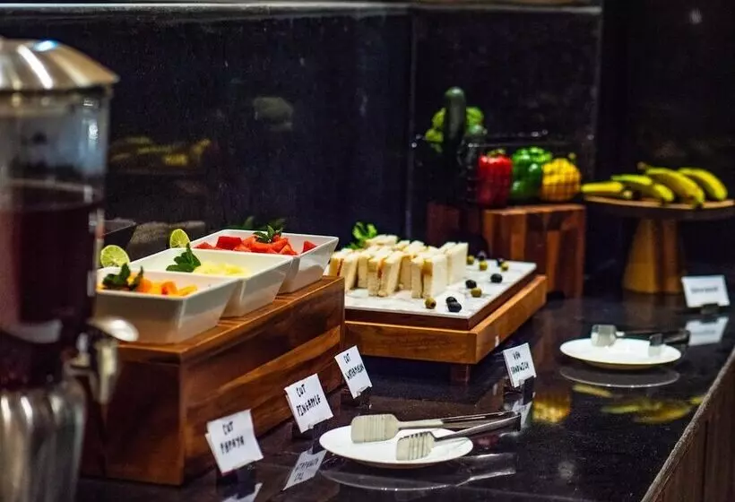 ホテル Sumitel Shangrila Deorali Gangtok