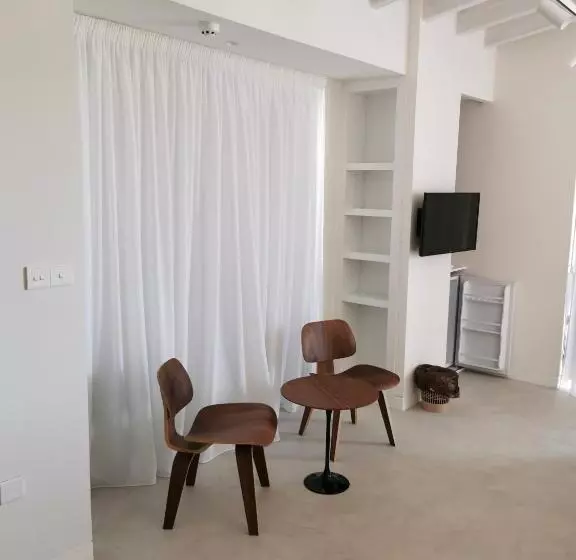 Hotelli Y & P Latchi