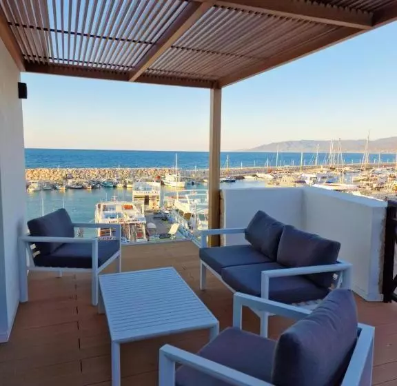 Hotelli Y & P Latchi