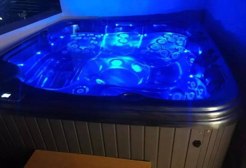 Hotelli Y & P Latchi