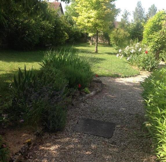 مبيت وإفطار Les Chambres De Rougemont