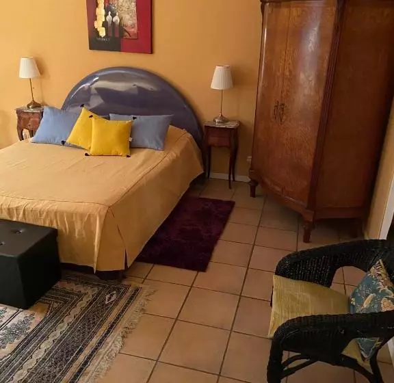 Aamiaismajoitus (B&B) Les Chambres De Rougemont