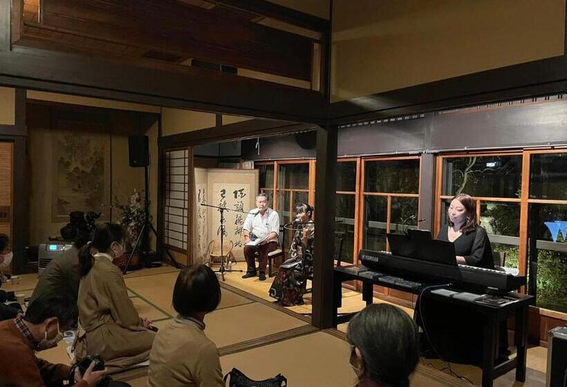 Historical Ryokan Senyukan