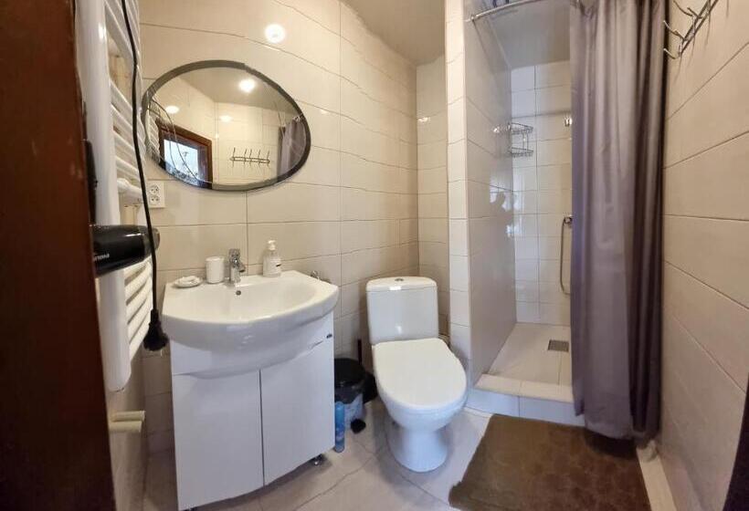 Szálloda коло гір