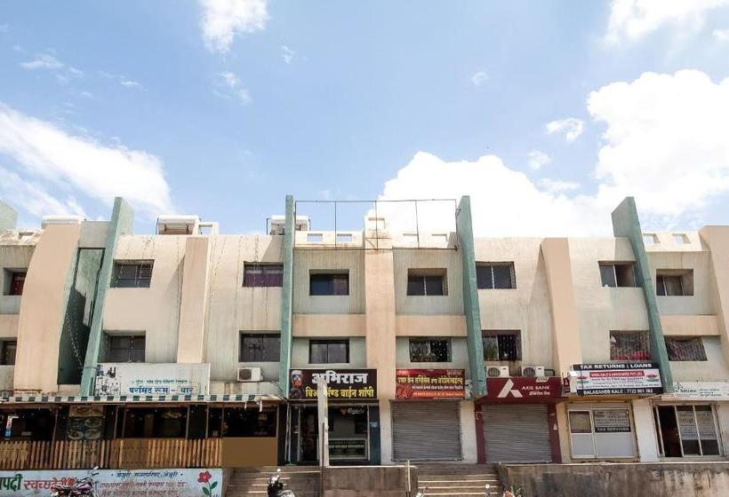 בית מלון כפרי Oyo 40788 Shree Sidhi Lodging