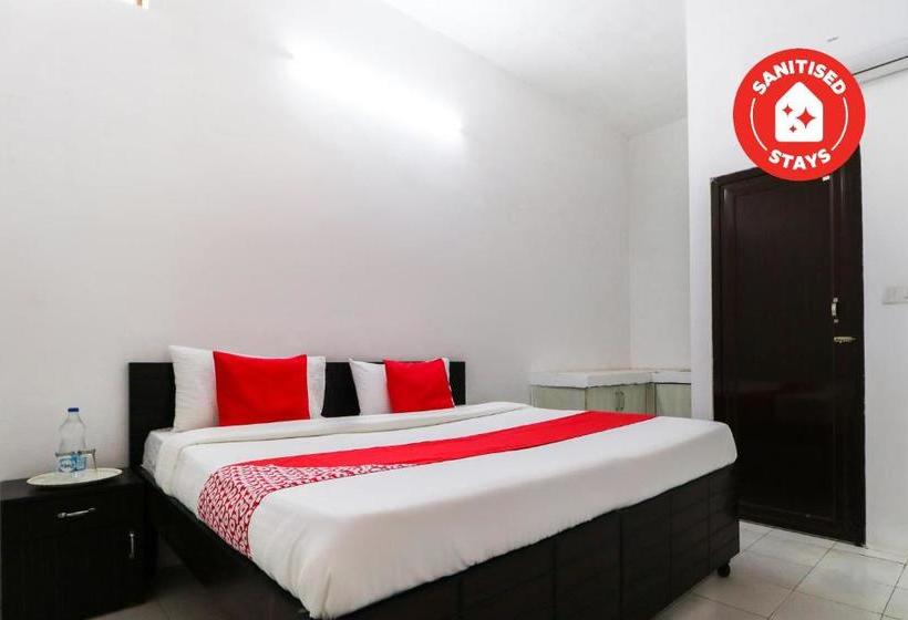 Отель Oyo 60479 The Corner House 200ft Road