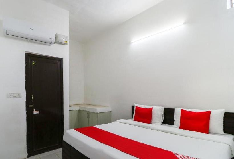 Отель Oyo 60479 The Corner House 200ft Road