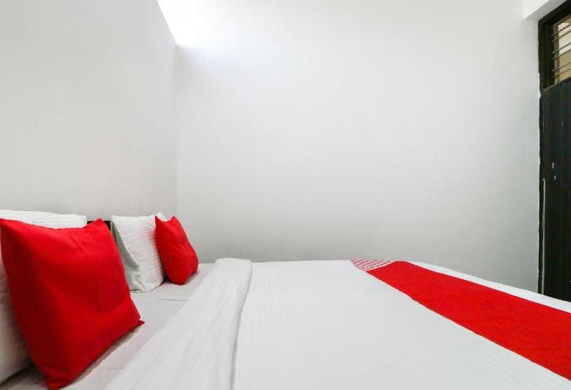 Отель Oyo 60479 The Corner House 200ft Road