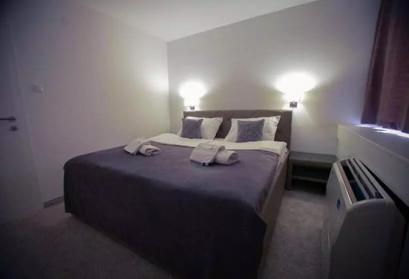 هتل Slavija Banja Luka