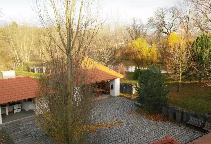 Majatalo žabonosy Mlýn