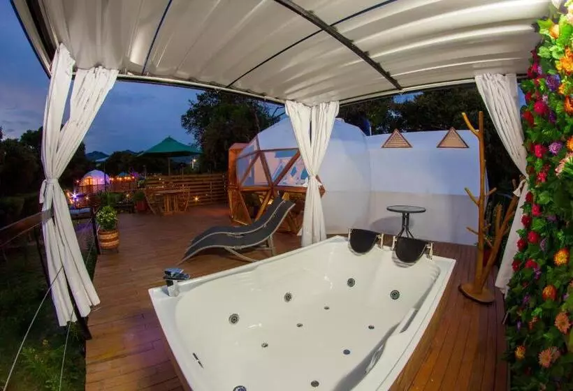 Glamping Girardot & Hotel Puerta Del Sol Girardot
