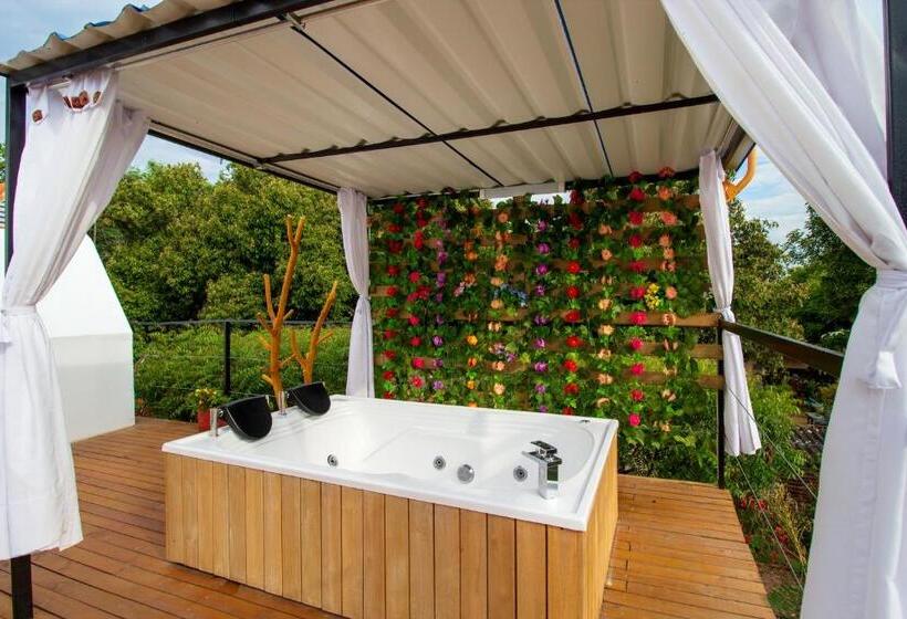 Glamping Girardot & Hotel Puerta Del Sol Girardot