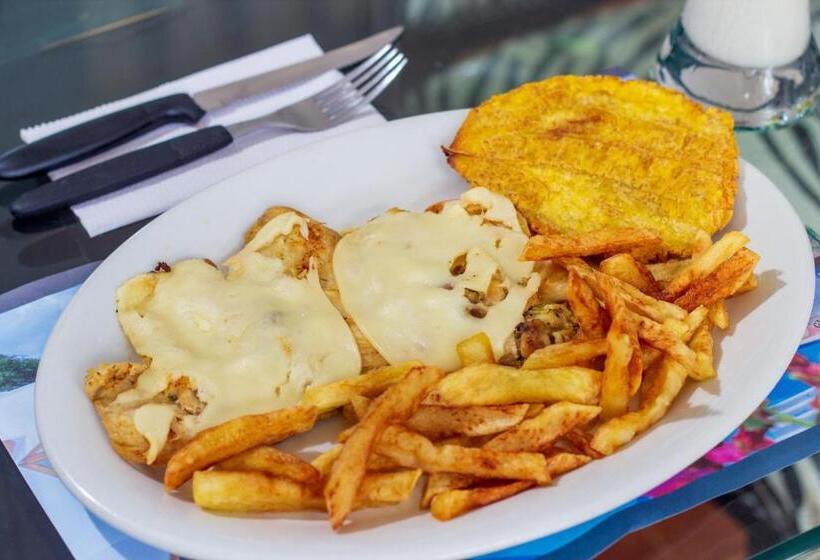 Glamping Girardot & Hotel Puerta Del Sol Girardot