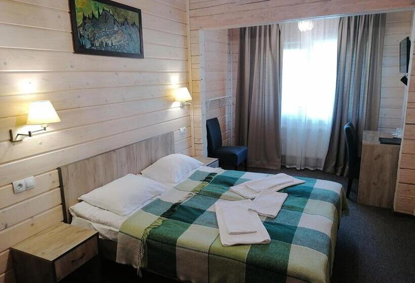 酒店 шале на бе́резі