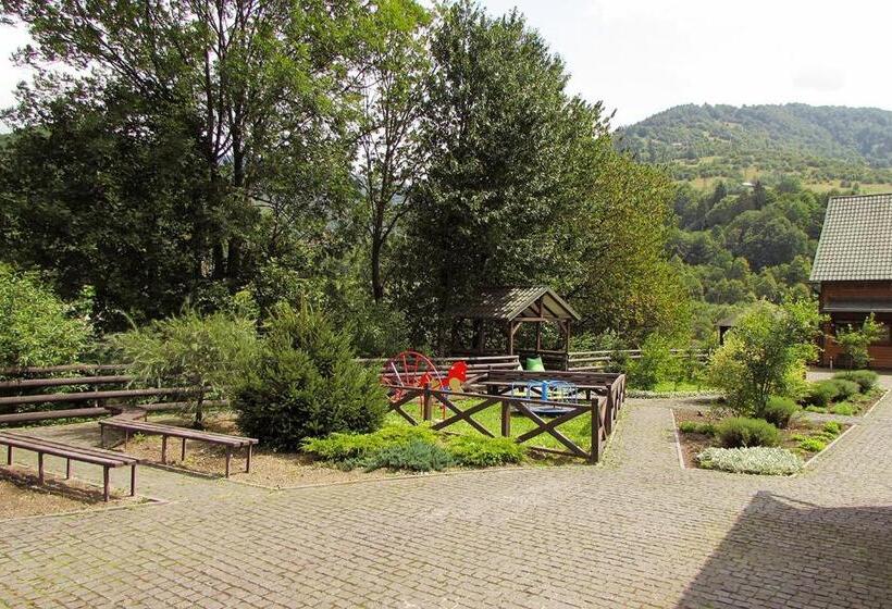 酒店 шале на бе́резі