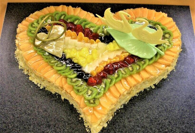 فندق Conditorei Cafe Baier