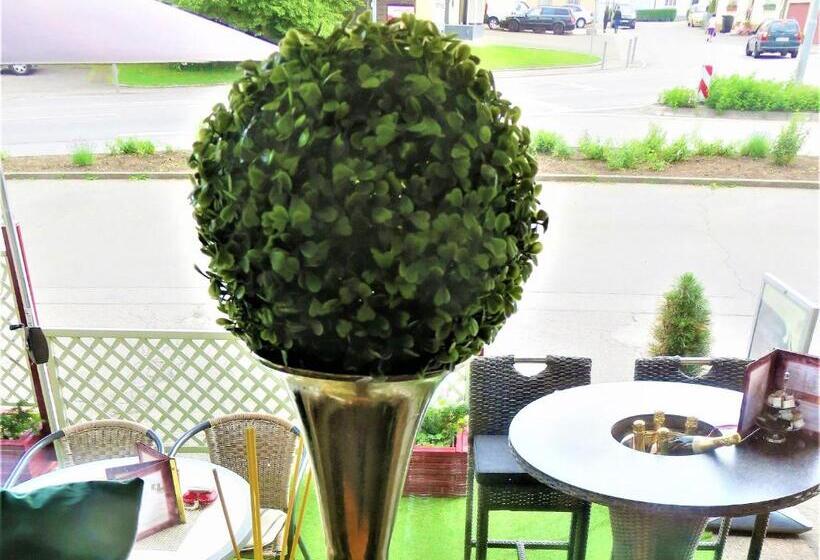 فندق Conditorei Cafe Baier