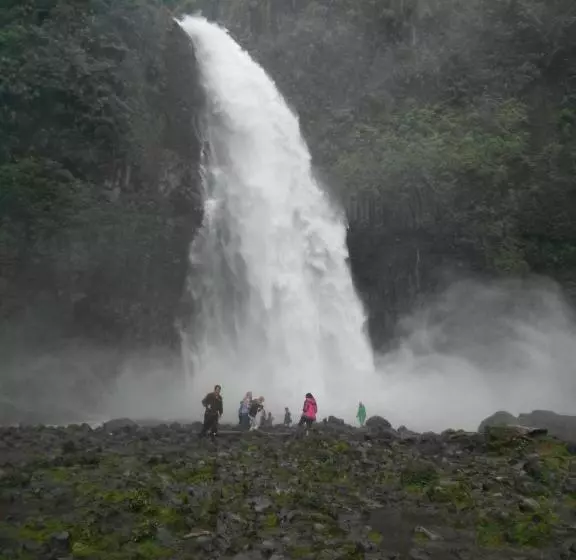 Hotelli Hostal La Casa De Rodrigo