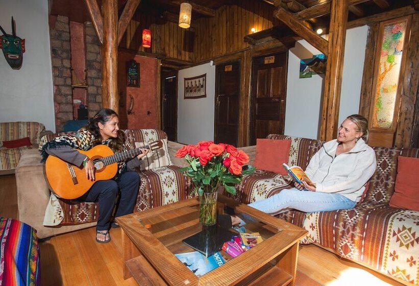 فندق Llullu Llama Mountain Lodge