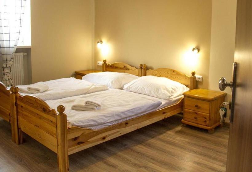 فندق & Restaurace Pizzerie Jasany