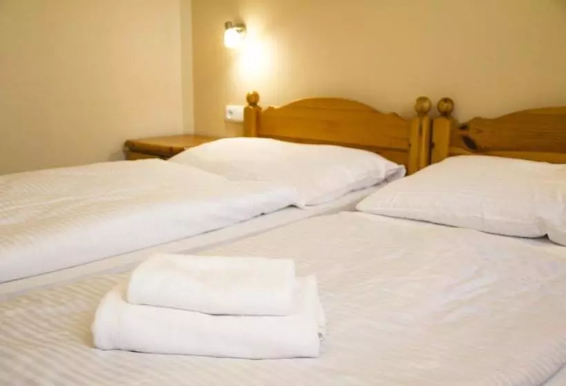 ホテル & Restaurace Pizzerie Jasany