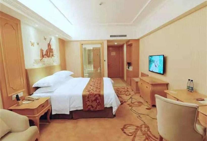 Vienna Hotel Hunan Yongzhou Lengshuitan District Government Square