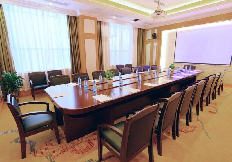 Vienna Hotel Hunan Yongzhou Lengshuitan District Government Square