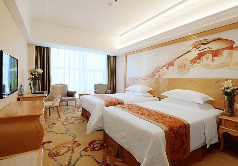 Vienna Hotel Hunan Yongzhou Lengshuitan District Government Square