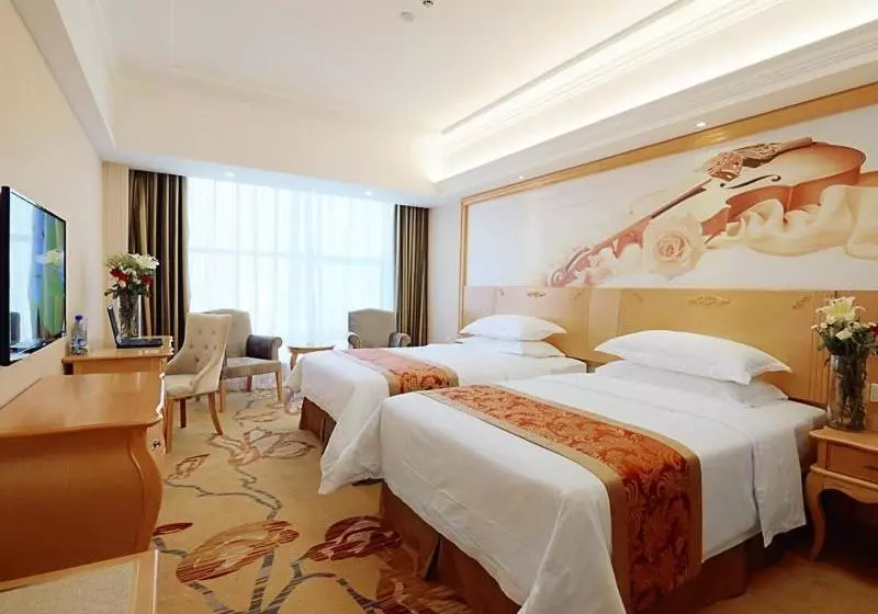 Vienna Hotel Hunan Yongzhou Lengshuitan District Government Square