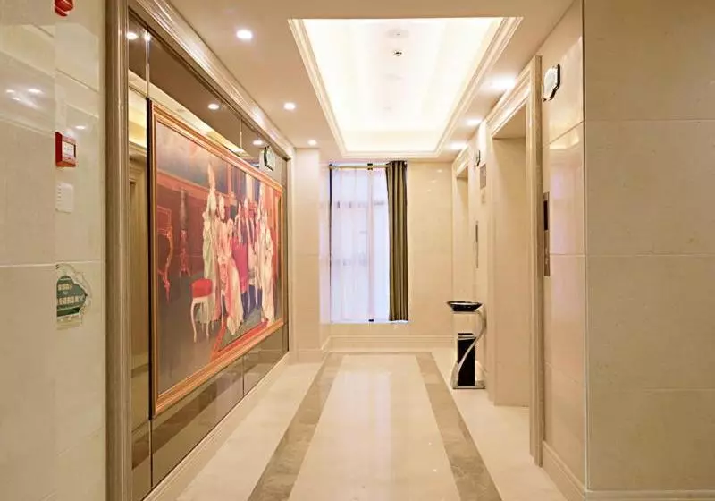 Vienna Hotel Hunan Yongzhou Lengshuitan District Government Square