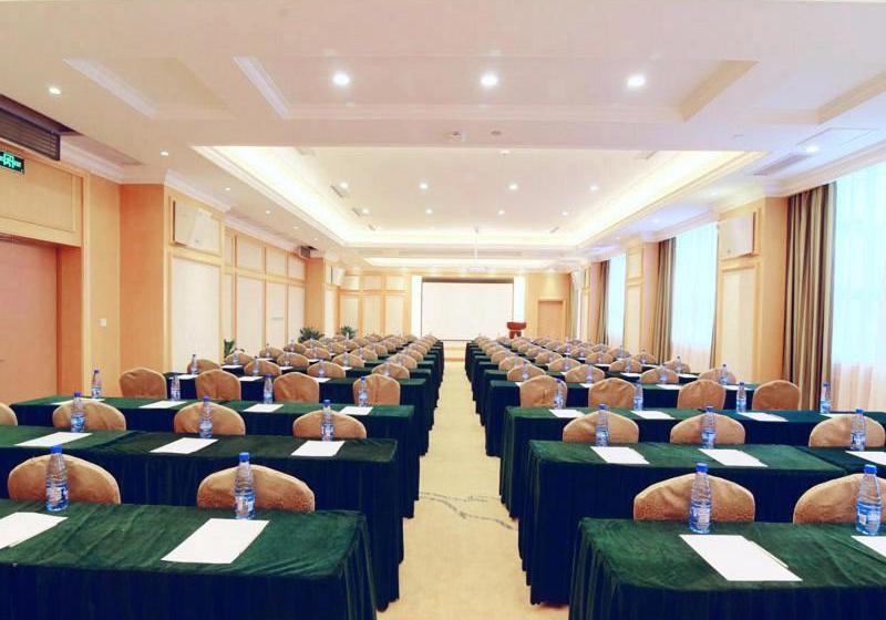 Vienna Hotel Hunan Yongzhou Lengshuitan District Government Square