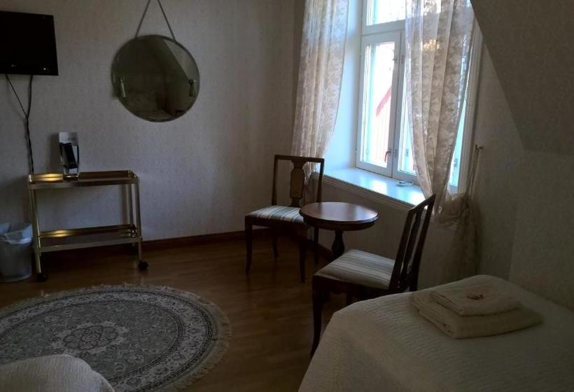 酒店 Vääksyn Apteekinmajoitus