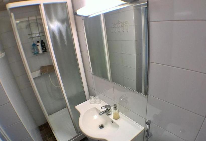 酒店 Vääksyn Apteekinmajoitus