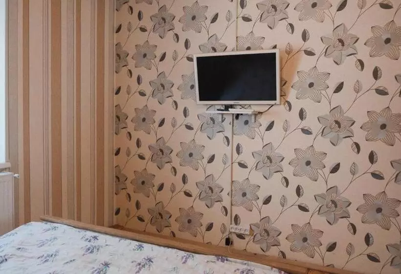 Majatalo будинок з видом на стару фортецю