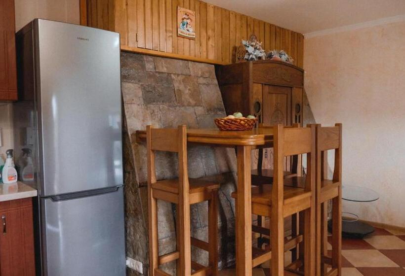 Pensão будинок з видом на стару фортецю