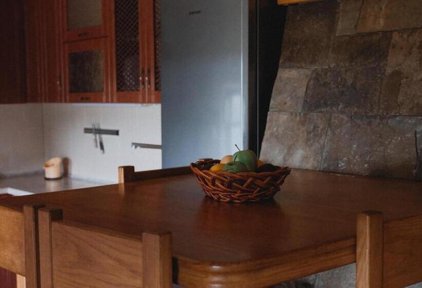 Pensão будинок з видом на стару фортецю