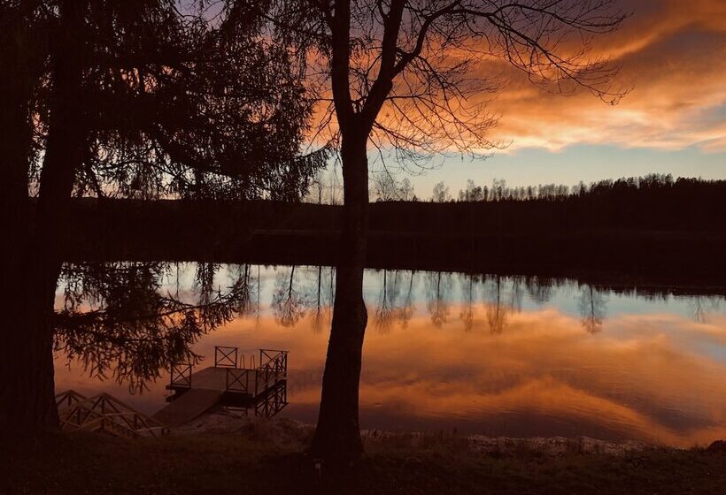 فندق صغير Husby Wärdshus