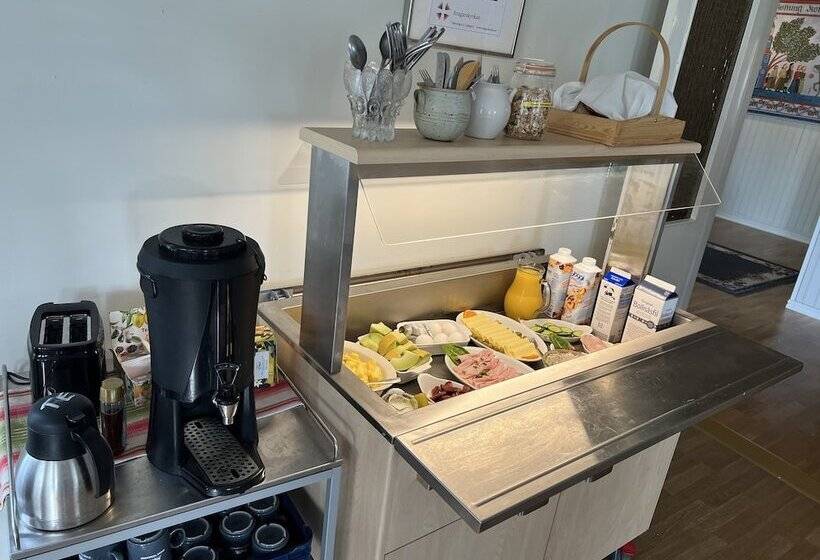 호스텔 Husby Wärdshus