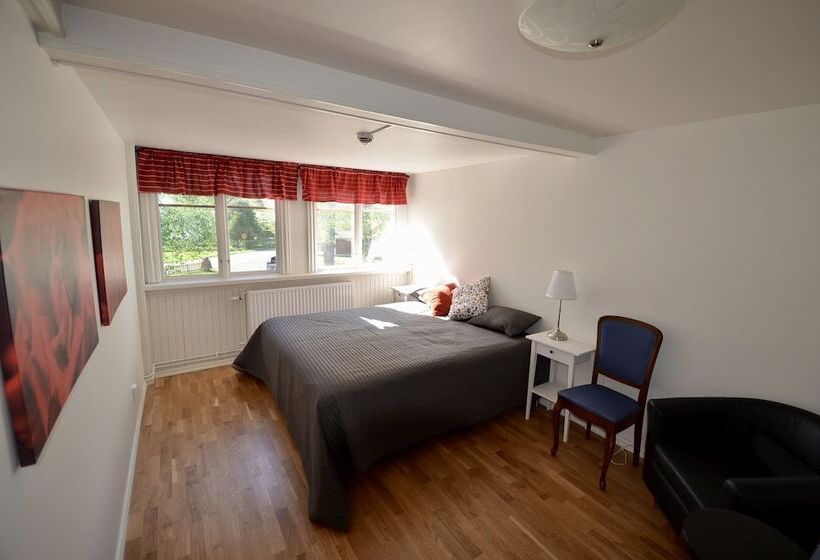 فندق صغير Husby Wärdshus