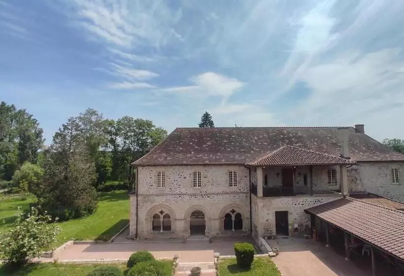 Aamiaismajoitus (B&B) Abbaye Saint Gilbert