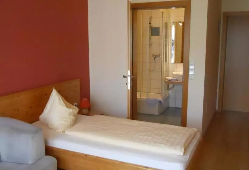 ベッドアンドブレックファースト Gästehaus Ehweiner